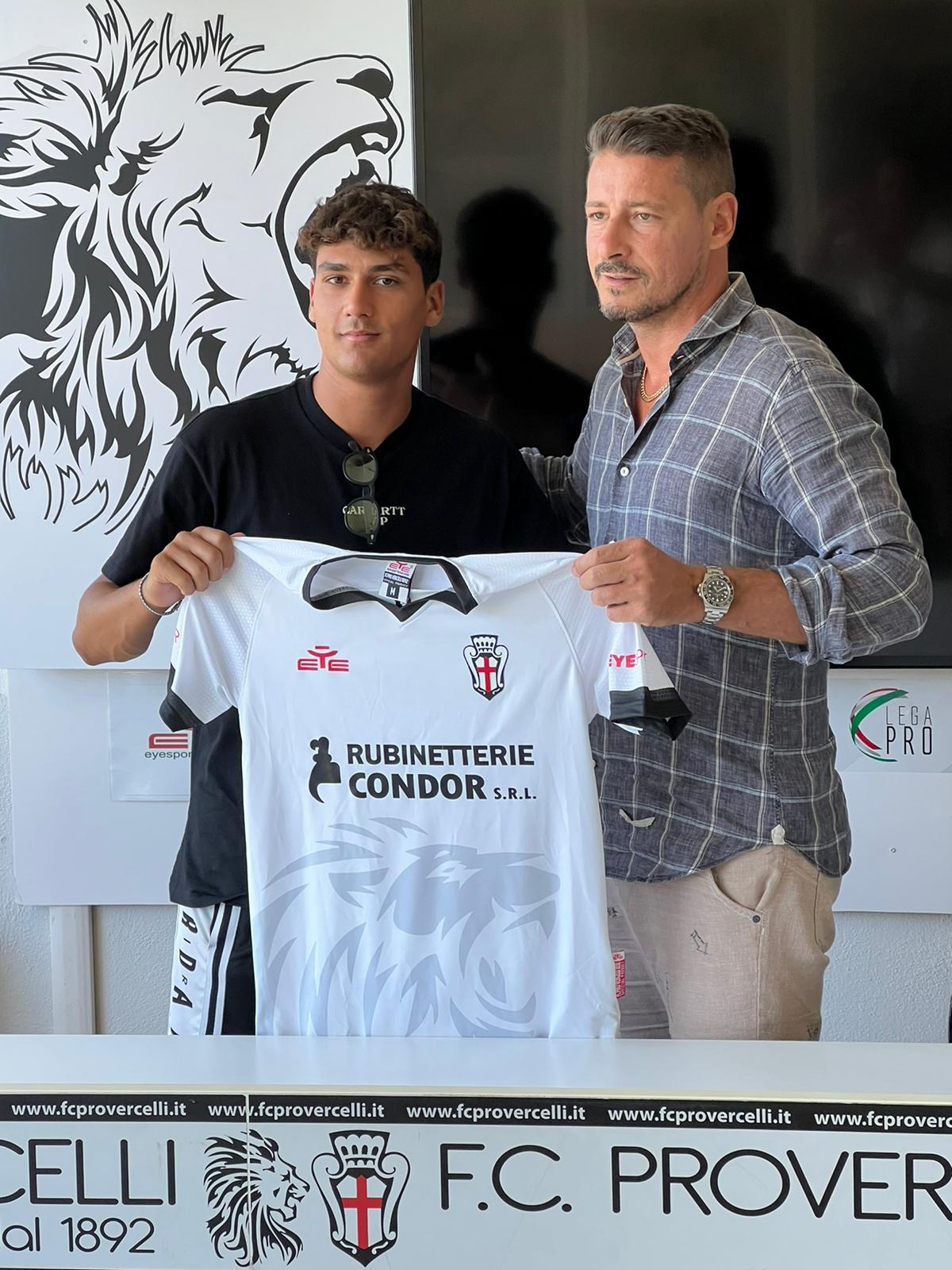 PRIMO CONTRATTO DA PROFESSIONISTA PER ANTONIO RONCI