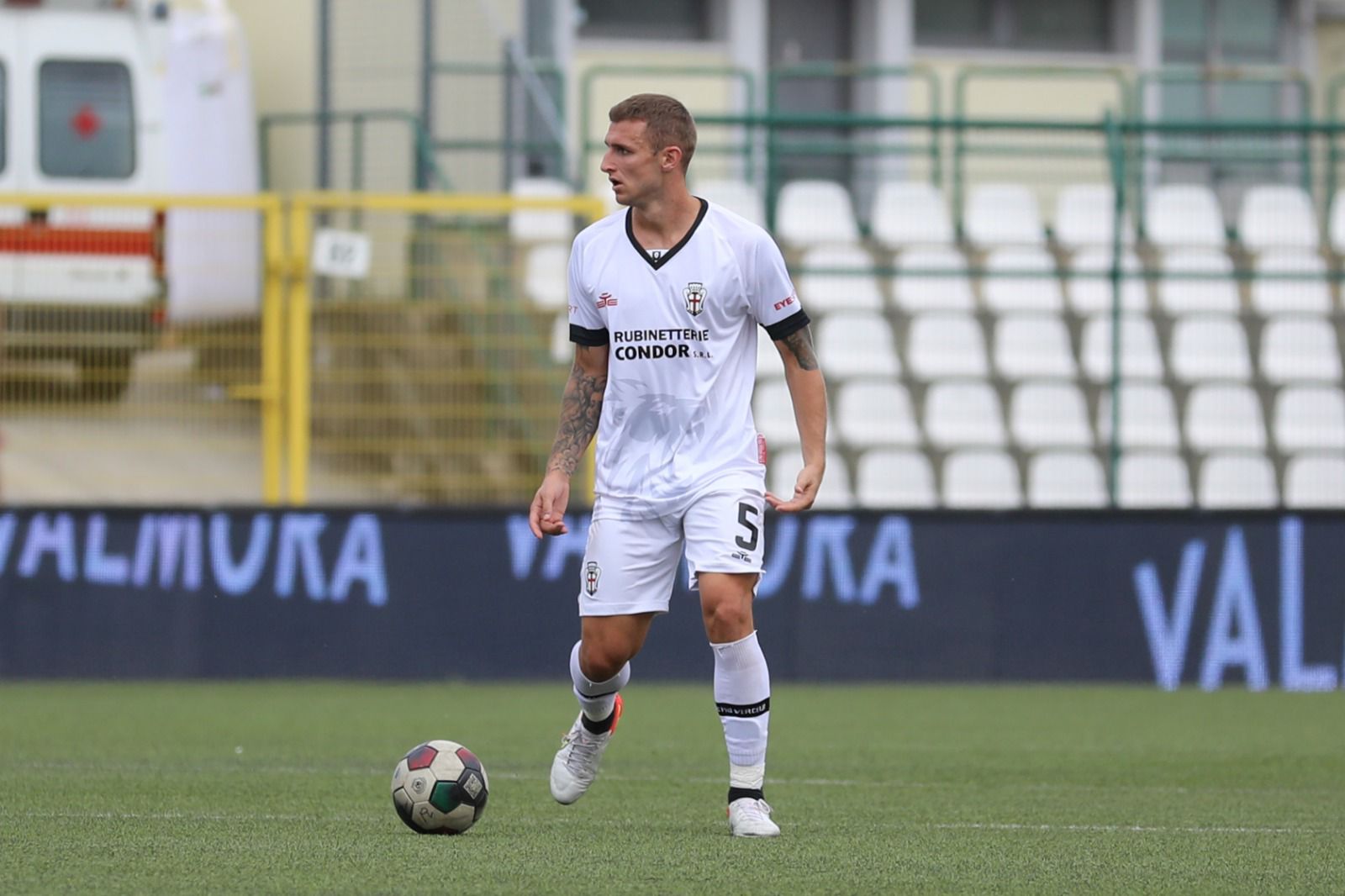 SIMONE AURILETTO CEDUTO ALL'AVELLINO